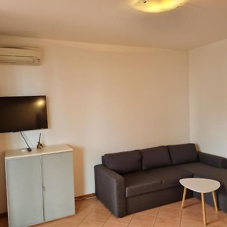 Appartement Lato Soleggiato @Gardazzurro à Padenghe sul Garda Extérieur photo
