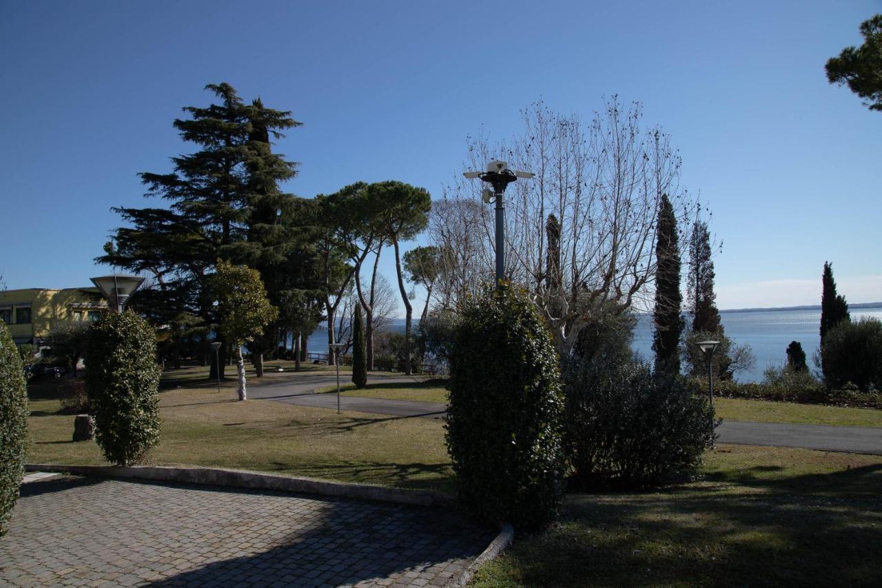 Appartement Lato Soleggiato @Gardazzurro à Padenghe sul Garda Extérieur photo