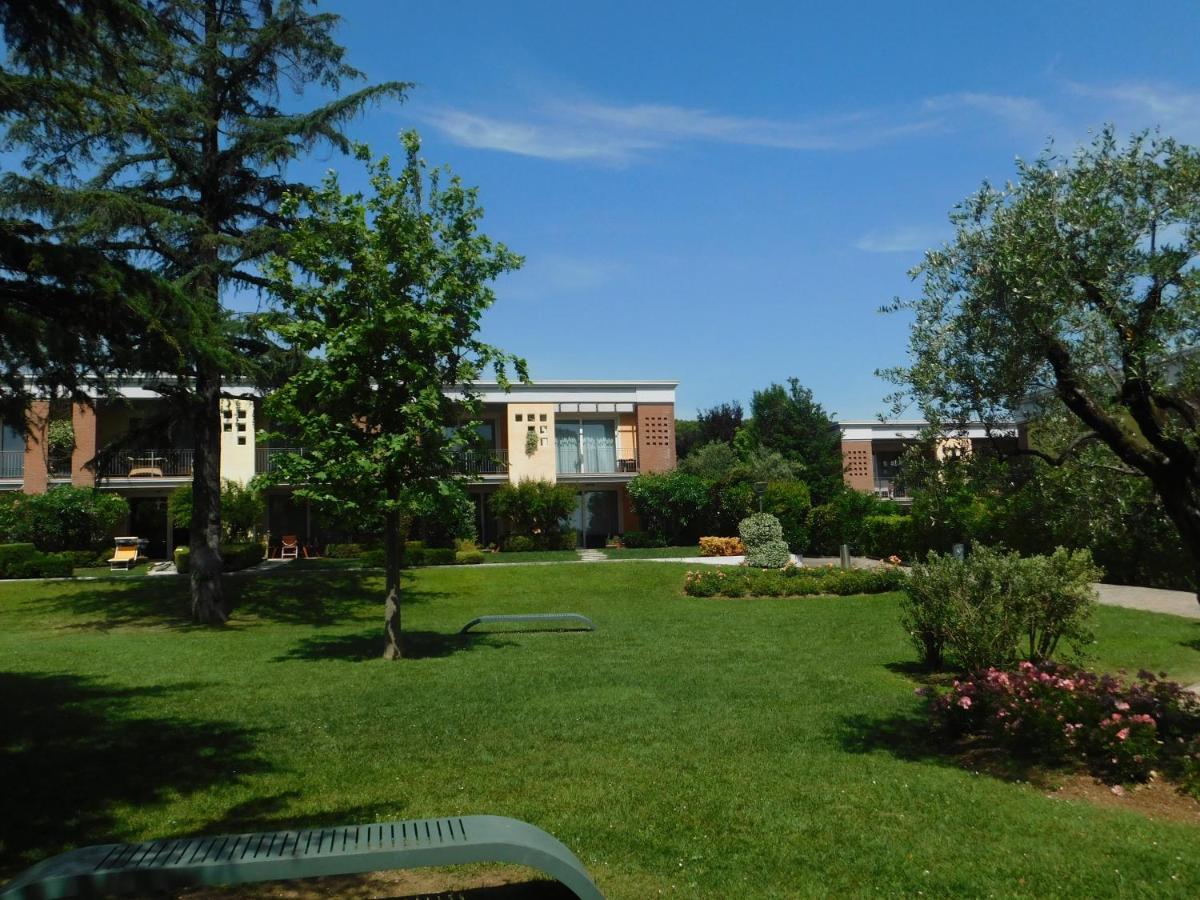 Appartement Lato Soleggiato @Gardazzurro à Padenghe sul Garda Extérieur photo