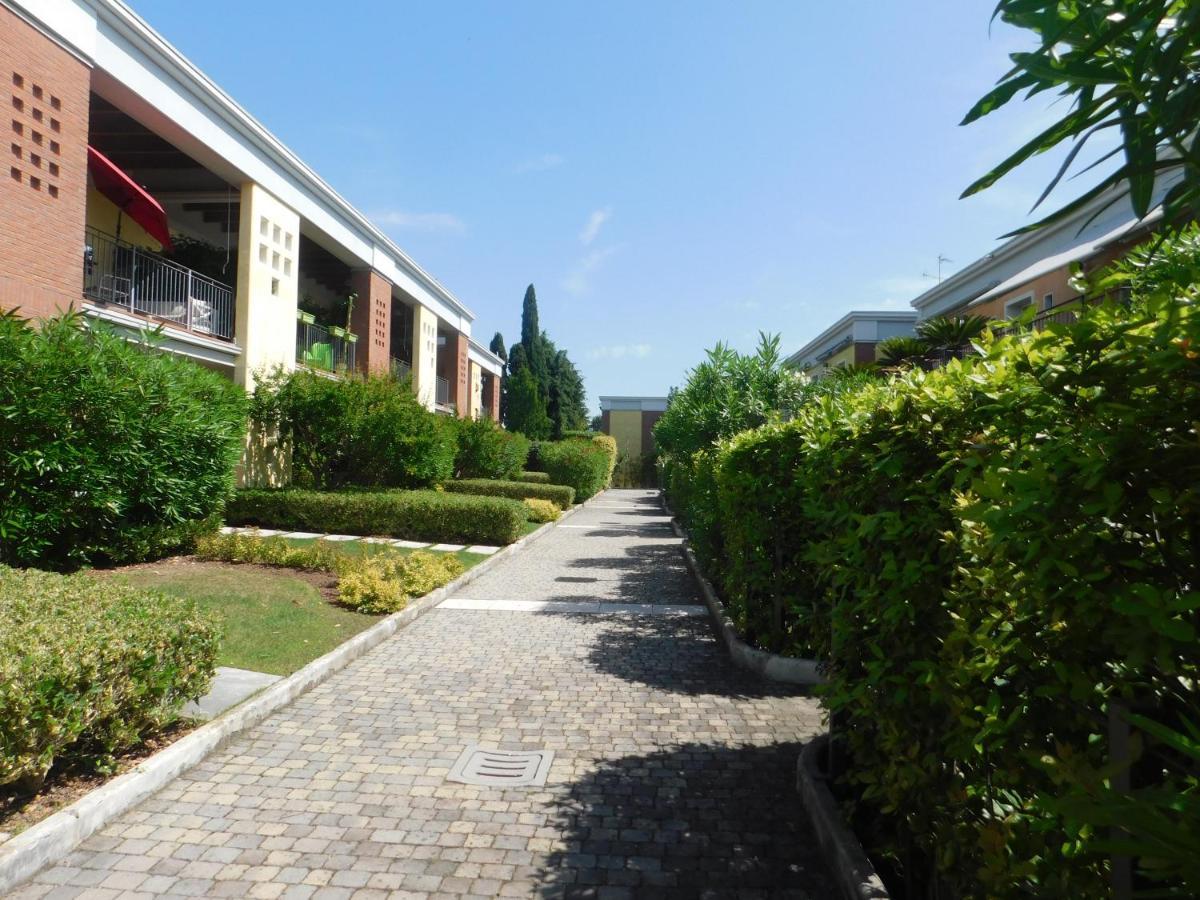 Appartement Lato Soleggiato @Gardazzurro à Padenghe sul Garda Extérieur photo