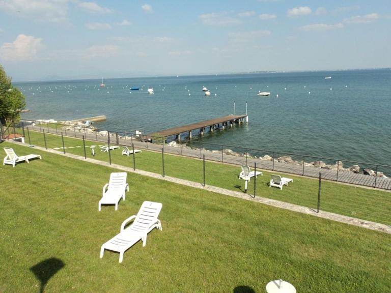 Appartement Lato Soleggiato @Gardazzurro à Padenghe sul Garda Extérieur photo