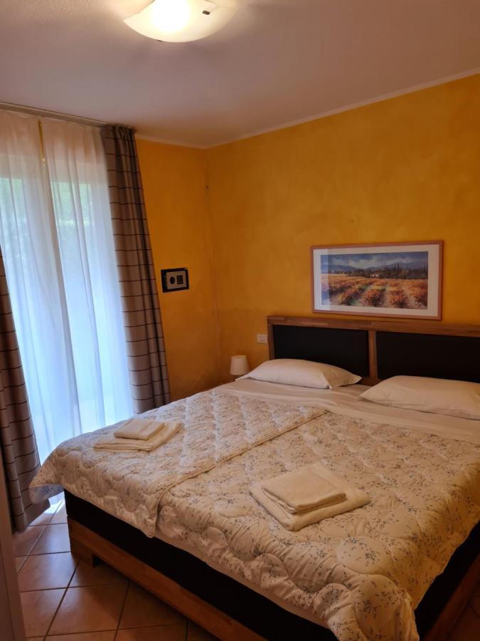 Appartement Lato Soleggiato @Gardazzurro à Padenghe sul Garda Extérieur photo